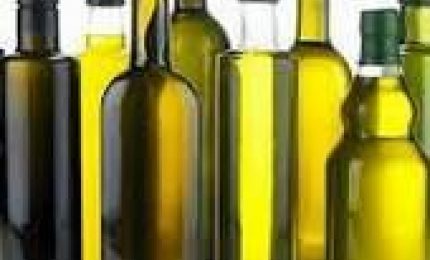 Proviamo a scoprire da dove arriva l'olio d'oliva extra vergine venduto a meno di 3 euro a bottiglia