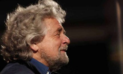 Beppe Grillo si candida alla guida del PD per completare la 'fusione' dei grillini dentro lo stesso PD.../ SERALE