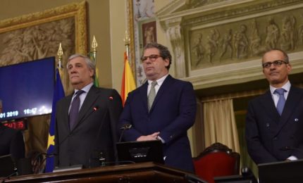 Gianfranco Miccich&egrave;? Per restare 're' di Forza Italia in Sicilia d&agrave; il via libera alla Finanziaria mangia & bevi...