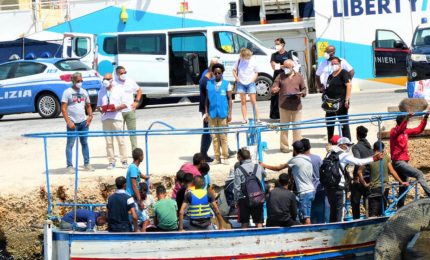 Lampedusa, Figuccia: "Bomba sanitaria, vicini al Sindaco dell'isola"