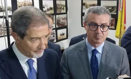 Ancora con questa storia che i cittadini siciliani, per andare in spiaggia, debbono chiedere il 'permesso' al Governo regionale!