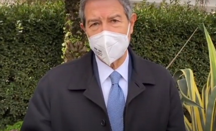 Presidente Musumeci: non &egrave; il caso, sul vaccino AstraZeneca, di adottare le stesse precauzioni di Danimarca e Finlandia?/ SERALE