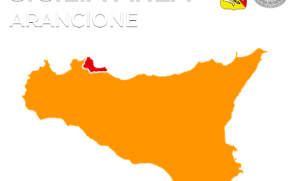 Palermo, scuola elementare in via Alessio Narbone, caos da 'zona rossa'...