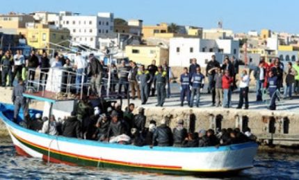 Lampedusa 'assediata' dai migranti: sette sbarchi in poche ore. Sicilia in ginocchio mentre Lega e Fratelli d'Italia fanno solo demagogia da quattro soldi!