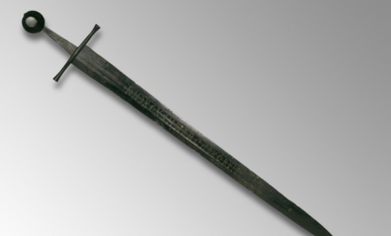La storia della spada misteriosa rivenuta in un fiume custodita nella collezione del British Museum