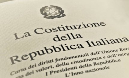 Politica, virus e globalizzazione: tolgono i diritti costituzionali e li restituiscono parzialmente imponendo ricatti