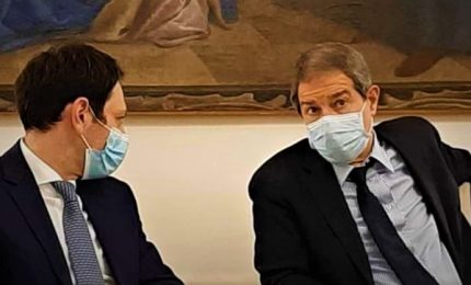 Presidente Musumeci, assessore Razza, dirigente generale La Rocca: è proprio necessario l'Open day Johnson & Johnson?/ MATTINALE 499