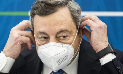 La legge che obbliga medici e infermieri a vaccinarsi non si pu&ograve; applicare: andrebbe in tilt la sanit&agrave; italiana!