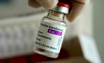 Perch&eacute; tanta confusione sul vaccino AstraZeneca? A chi giova tutto questo caos?
