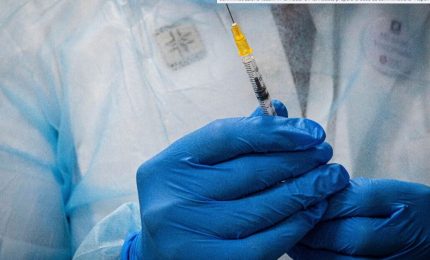 Com'è possibile che le varianti del virus SARS-COV-2 creino problemi in mezzo mondo e in Italia no?/ MATTINALE 507