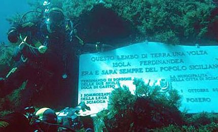 I 190 anni dell'isola Ferdinandea vista da Sciacca: ancora oggi c'è poco da scherzare, cosa successe e cosa potrebbe succedere