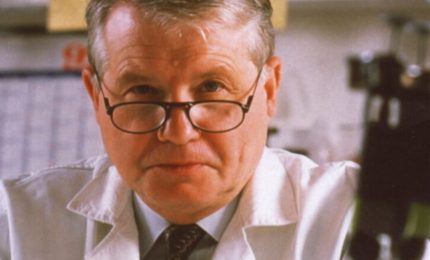 Luc Montagner sul Covid-19: follia vaccinare i bambini. I possibili effetti sui vaccinati dopo 5-10 anni (malattie neurodegenerative)