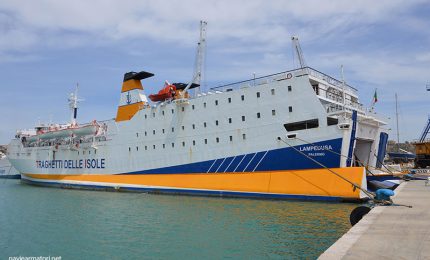 Collegamento Porto Empedocle-isole Pelagie, la nave Sansovino ko, arriva la nave Lampedusa. Ma non è la nave che...