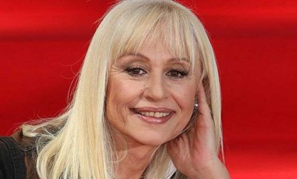 Da oggi Raffaele Carrà è in un mondo migliore. Noi la ricordiamo così