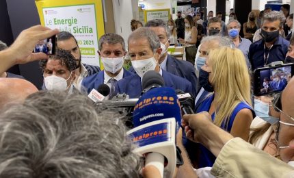 Covid, aumento vaccini in comuni &ldquo;arancioni&rdquo;. Riaprono ristoranti e bar