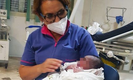 Immigrazione, al Poliambulatorio di Lampedusa nasce bimba ivoriana