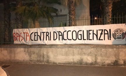 E se i migranti che scappano dai centri di accoglienza e dalle navi-quarantena avessero ragione?/ SERALE