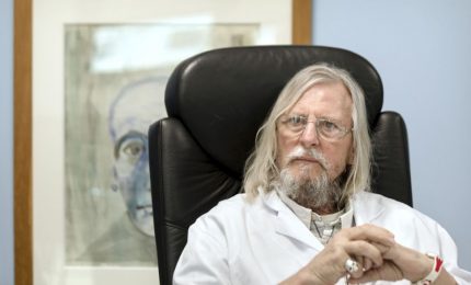 Pi&ugrave; aumenta il numero dei vaccinati, pi&ugrave; le varianti 'bucano' i vaccini. Medici no-vaccino: come difenderli/ TG Byoblu