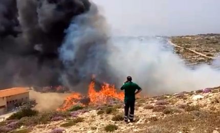 Lampedusa: com'è stato possibile che sia andata a fuoco una discarica che dovrebbe essere stata già messa in sicurezza e chiusa?