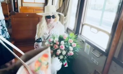 Madonna saluta la Puglia, video in treno storico