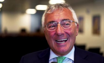 Solo met&agrave; degli italiani ha dimestichezza col web