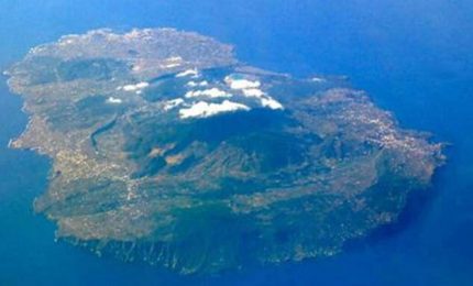 Trasformeranno Pantelleria nel secondo 'hub' per migranti, modello Lampedusa? ll no del sindaco pantesco e il ruolo della Regione/ SERALE