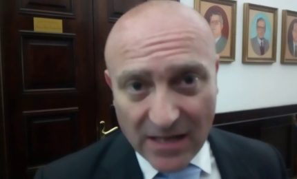 "Il green pass &egrave; una stupidaggine": cos&igrave; dice il sindaco di Castel di Judica, Ruggero Strano