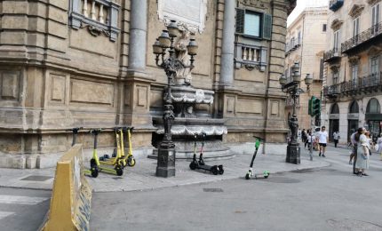 E' ufficiale: i Quattro Canti sono ormai stalli per monopattini /PALERMO-CITTA' 102