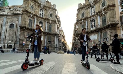 Palermo tra le città più "sharing" d'Italia, monopattini ovunque e arrivano le multe