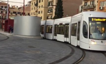Palermo Tram vuoto città senza speranza