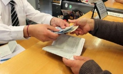 Le banche (del Nord) in Sicilia lasciano 120 piccoli Comuni senza sportelli e non assumono personale e...