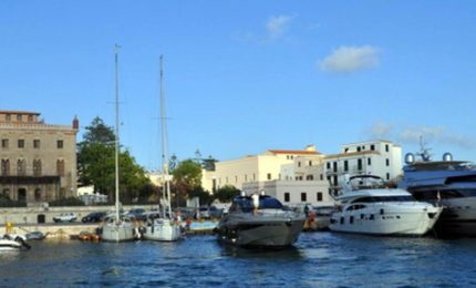 Quando c'era la Siremar i pontili funzionavano, con i monopolisti del mare 'trantulianu', vedi Favignana...