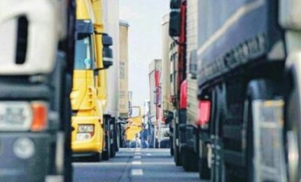 Gli autotrasportatori siciliani stremati dagli aumenti del prezzo del carburante sono pronti allo sciopero