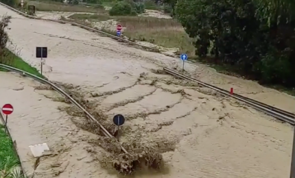 La strada Palermo-Agrigento trasformata in un fiume. Le 'autorità' siciliane continuano ad ignorare i cambiamenti climatici/ SERALE