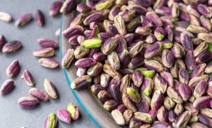 Qualcuno controlla se in Sicilia, oltre ai pistacchi siciliani, girano pistacchi non siciliani? Ricordiamo l'allarme della Coldiretti sulle aflatossine