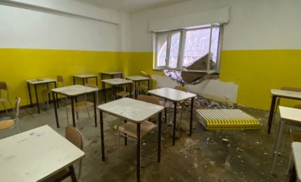 Dopo la strage di Ravanusa un masso finisce dentro una scuola a Centuripe, frana ad Eraclea, a Torretta edifici pericolanti