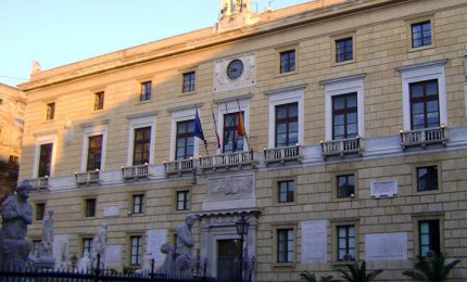 Il Comune di Palermo ha coperto i 'buchi' del bilancio con 86 milioni di euro che dovevano sostenere i commercianti in crisi