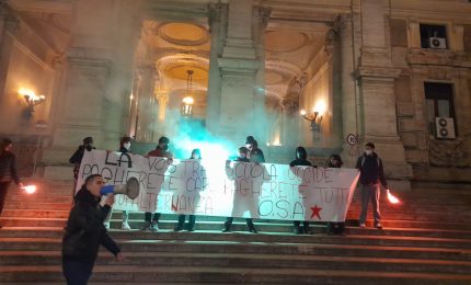 Studenti in piazza a Roma contro l'alternanza scuola-lavoro dopo la morte di uno studente a Udine. Proteste in tutta Italia?