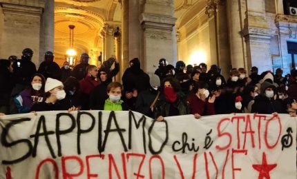 Mentre la politica italiana si 'incarta' sulle elezioni per il Quirinale, gli studenti scendono in piazza contro l'alternanza scuola-lavoro