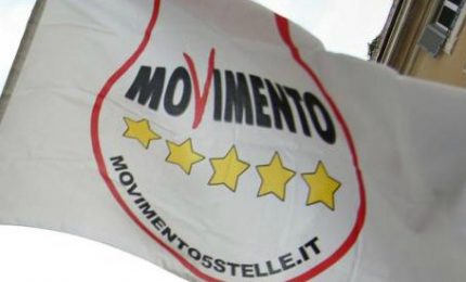 La parabola dei grillini di Palermo dalle 'scatolette di tonno' alla corte di Leoluca Orlando (e della finta sinistra)/ SERALE