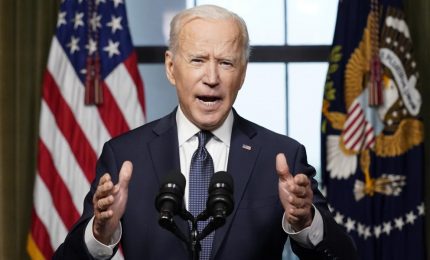 Guerra tragicomica: gli americani ritirano le sanzioni sui fertilizzanti russi (senn&ograve; addio panini con gli hamburger!). Pagheranno in rubli?