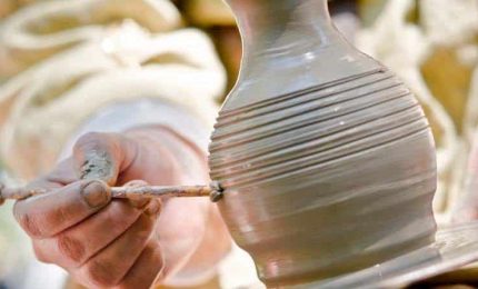 Due notizie sulle quali gli imprenditori del distretto della ceramica di Sassuolo dovrebbero riflettere