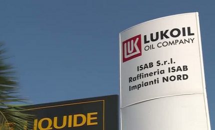 Lasciate in pace la Lukoil di Priolo