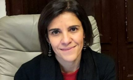 Sabrina Figuccia: "Vuoi nuotare nella piscina comunale di Palermo? Fai un bel mutuo..."