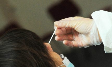 Covid, in Sicilia diminuiscono contagi e decessi