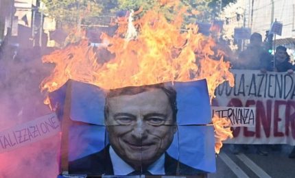 Contestazioni popolari per Mario Draghi a Torino. Altro che Governo dei 'Migliori'...