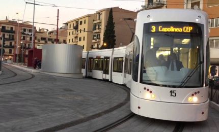 Palermo, ore 8 e 50, il Tram lascia la Stazione Notarbartolo con un passeggero. Siamo senza speranza, altro che campagna elettorale!