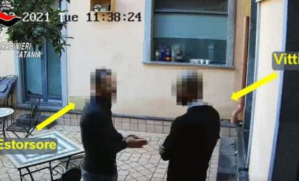 Estorsione al titolare di un bar-ristorante, un arresto nel Catanese