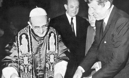 Un mondo di pace che elimina le armi pensando a Papa Paolo VI e a John Kennedy