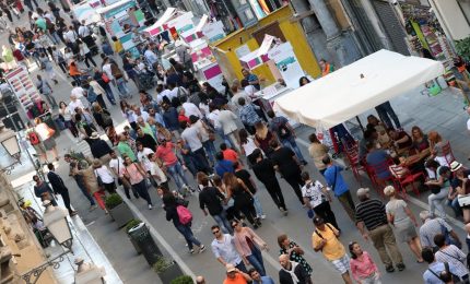 Palermo, via Maqueda-caos, due agenti della Municipale aggrediti da un uomo su una bici elettrica